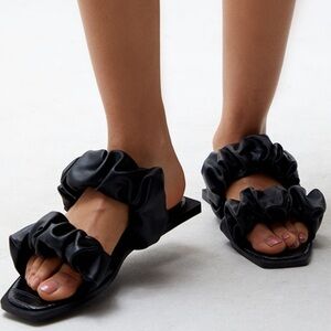 Black ruched slide sandals